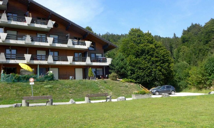 Sainte-Croix Apartment | 72 m² Apartment ∙ 2 bedrooms ∙ 5 guests