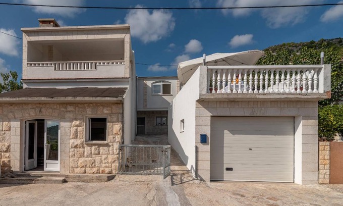 Seget Apartment | 75 m² Apartment ∙ 2 bedrooms ∙ 5 guests