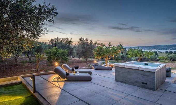 Bouzaiika House | 75 m² House ∙ 2 bedrooms ∙ 4 guests