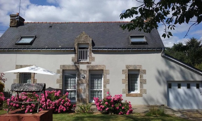 Baud House | 89 m² Gîte ∙ 4 bedrooms ∙ 6 guests