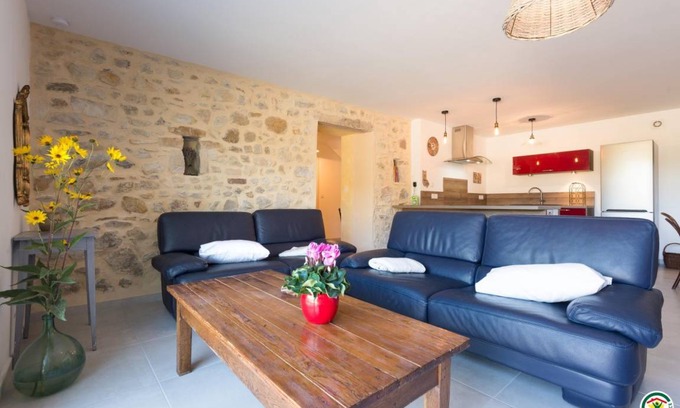 Condillac House | 93 m² Gîte ∙ 3 bedrooms ∙ 6 guests