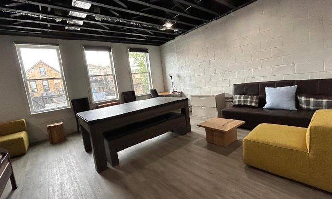 Pulaski Park Hostel | 93 m² Hostel ∙ 5 guests
