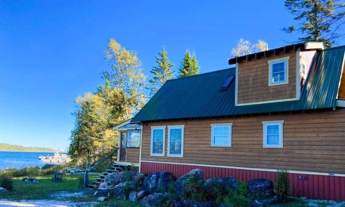 Cedarville Cabin | 98 m² Cabin ∙ 2 bedrooms ∙ 6 guests