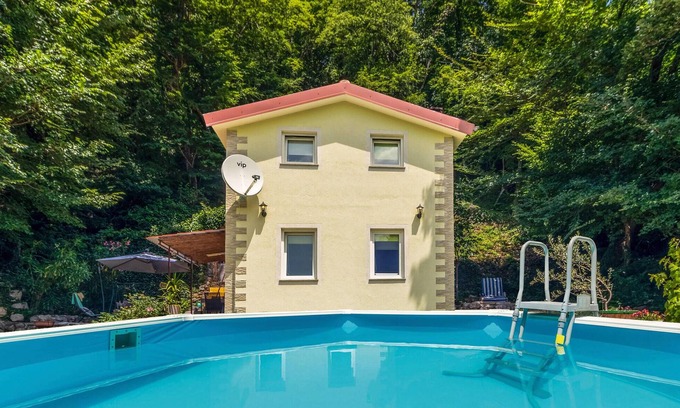 Kraljevica House | Amazing home in Krizisce with kitchen