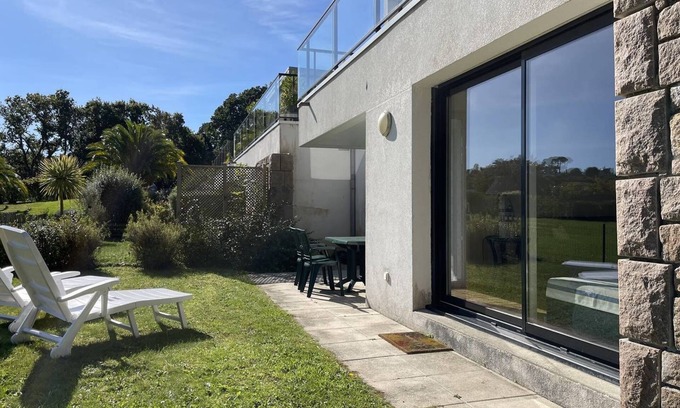 Perros-Guirec Apartment | Apartment close to Trestraou beach with garden in PERROS-GUIREC