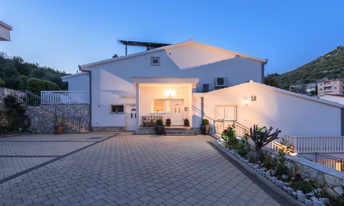 Marina House | Apartment Kaskada Marina at Trogir