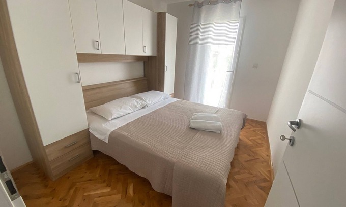 Turanj Apartment | Apartments Roko- Two bedroom apartment with balcony and garden view (B4)