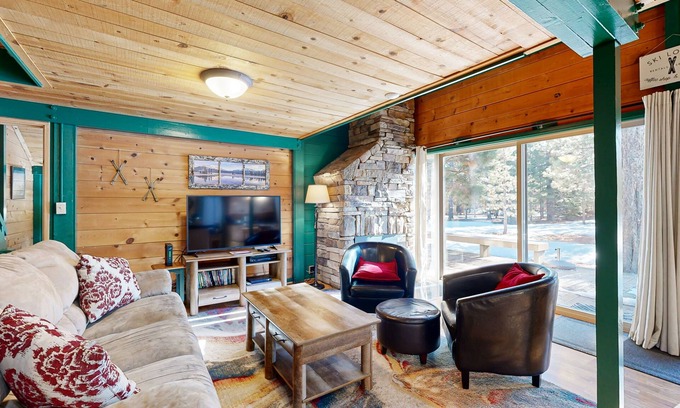 Sunriver Cabin | Cabin with Eight SHARC Passes, Access to Shared Pools, Hot Tub & Other Amenities