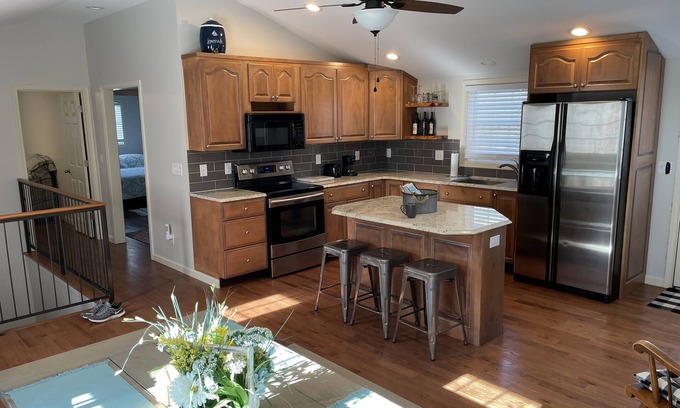High Point House | Clean, Comfy and Quiet House Smith Mountain Lake and Blue Ridge