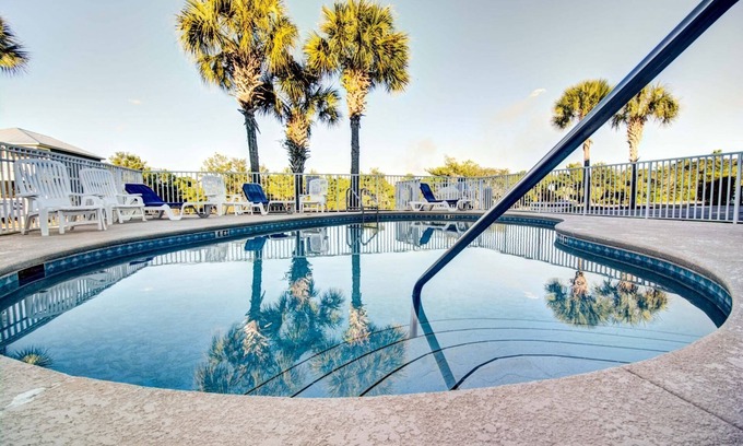 Seacrest House | Gulf Views/Community Pool/Short Walk to Beach/Recently updated Charming Beach House/Sleeps 15/WiFi