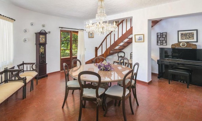 Lagoa e Carvoeiro Villa | lovely 4 bedroom country villa AC and private pool yet just 800m from the nearest beach