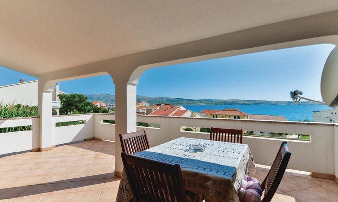 Kustici Apartment | Lovely apartment in Kustici with WiFi