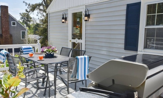 West Chatham House | Lovely Home Minutes from Beach in Chatham!