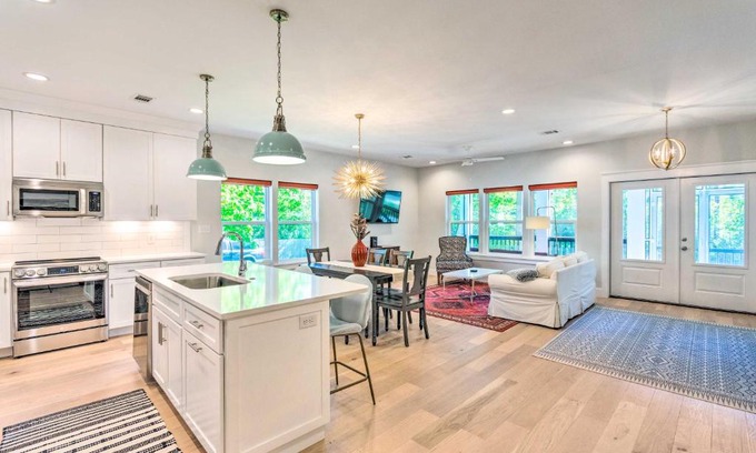 Santa Rosa Beach House | Newly Built and Vibrant Santa Rosa Beach Home!