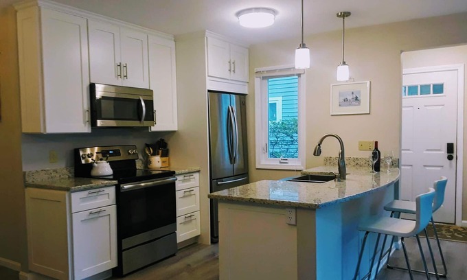 Brewster House | Newly Remodel. Ocean Edge Resort Passes. A/C all rooms. 1 King, 1 Queen & 2 Twin