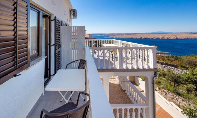 Senj Apartment | Nice apartment in Jablanac with kitchen