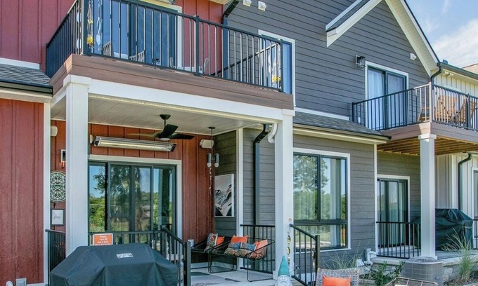 Northeast South Bend House | Notre Grande Dame - Spacious NEW 4-bedroom within walking distance to ND