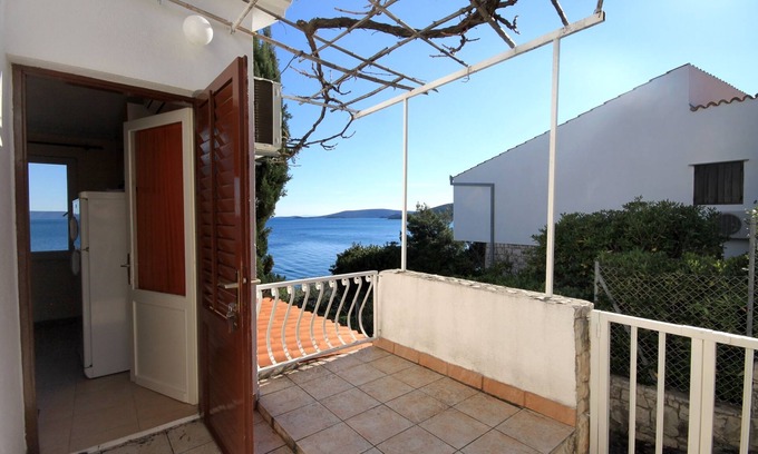 Seget Vranjica Apartment | One bedroom apartment near beach Seget Vranjica, Trogir (A-1051-c)