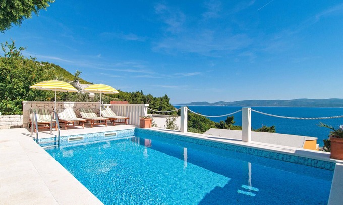 Lokva Rogoznica House | Pet friendly home in Lokva Rogoznica