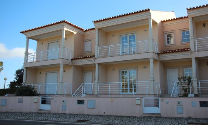 Salir do Porto House | RENT HOUSE TYPE 4 IN CONDOMINIUM WITH POOL.