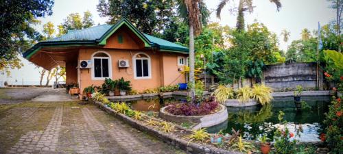 Catarman House | Seaside traveler's Inn by Camiguin Island Home