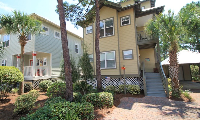 Santa Rosa Beach House | Starfish&Coffee, sleeps 10, extra living space, 2 king beds, + beach & kid gear
