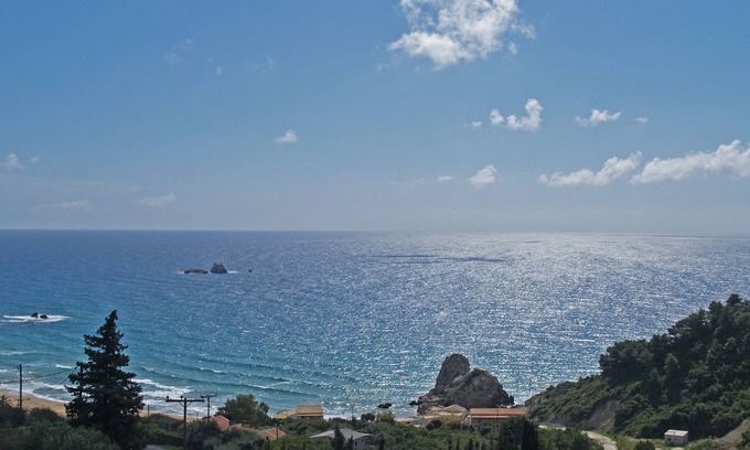 Parelia Apartment | Studio Apartments Swimming Pool and sea view on Pelekas Beach