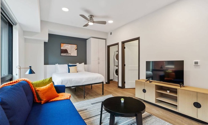 Lockerbie Square Apartment | Studio flat ∙ 4 guests