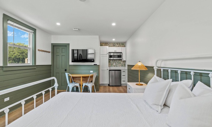 South Chatham Apartment | Summer Rental: Charming 1-Bedroom Unit in Chatham, MA Unit B
