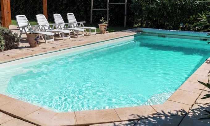 Vallon-Pont-d'Arc Villa | Sun drenched villa in Ardeche with Pool