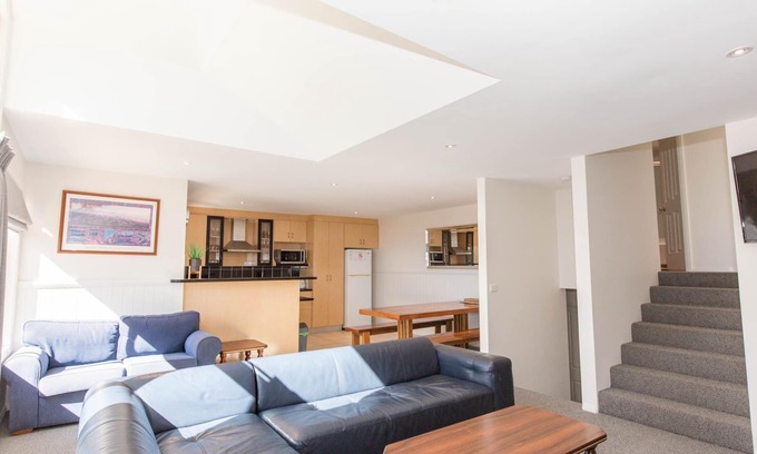 Jindabyne House | Torino - 2/14 Nettin Circuit