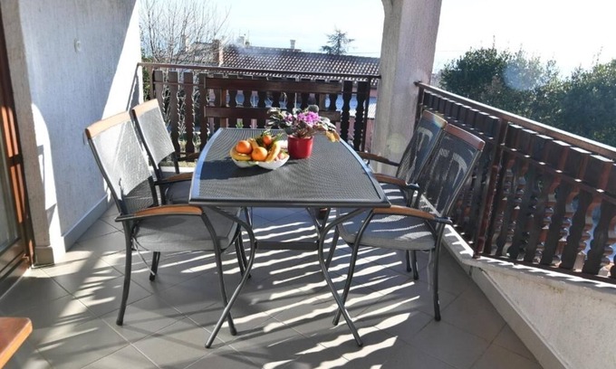 Pobri Apartment | Two bedroom apartment with terrace and sea view Opatija - Pobri, Opatija (A-7890-a)