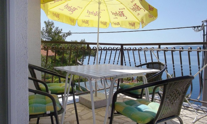 Pisak Apartment | Two bedroom apartment with terrace and sea view Pisak, Omiš (A-1011-c)