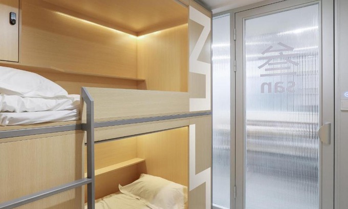 Huaihai Road Commercial Area Hostel | WeFlow Hostel (Shanghai Xintiandi)