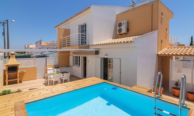Pera House | Wonderful villa for 6 people with WIFI, private pool, A/C, TV and balcony