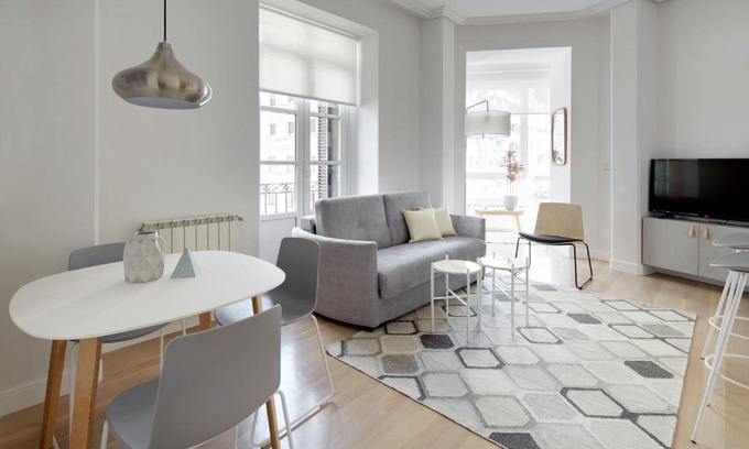 San Sebastian Centro Apartment | Zubieta Suite by FeelFree Rentals