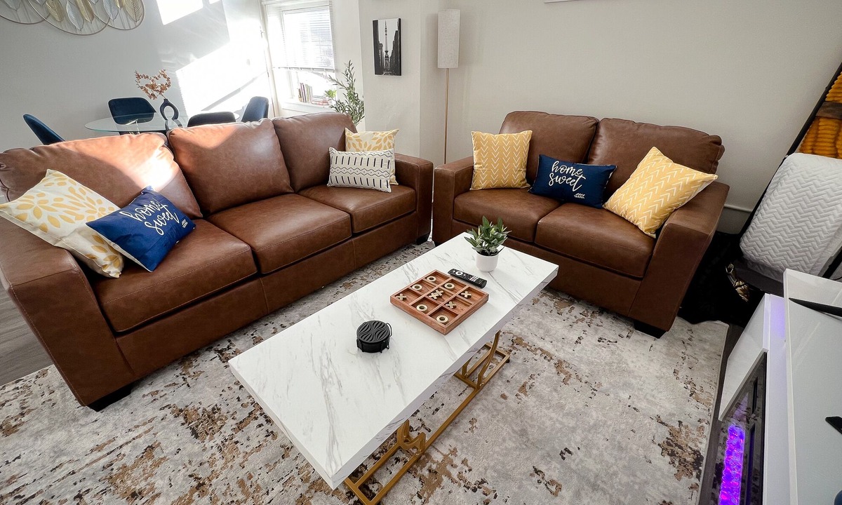Wholesale District Apartment | Luxury 2BD 2BA with Free Parking in Downtown Indianapolis