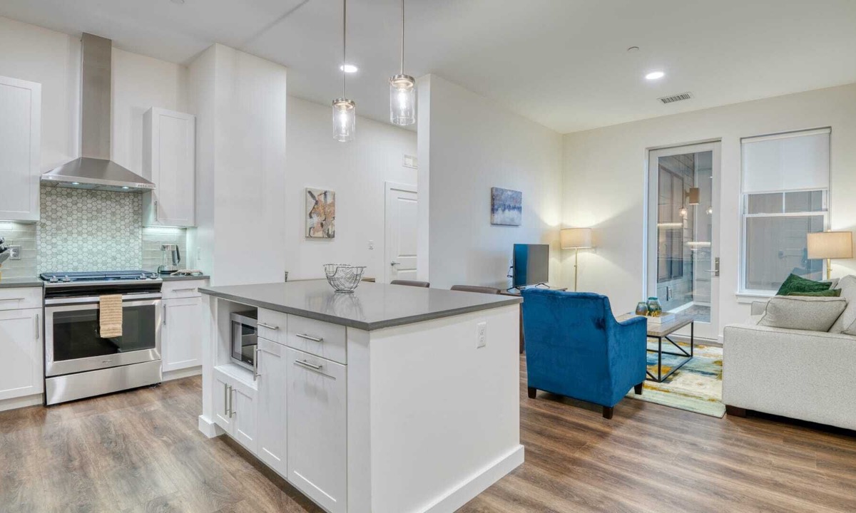 Hingham Apartment | Gorgeous Apt Near Water - COV-2221