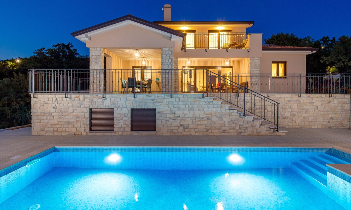 Zurkovo Villa | Cozy villa with amazing view from terrace, pool, close to the beach