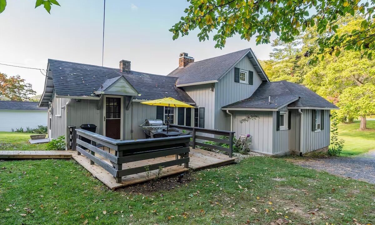 Hot Springs Cottage | Charming 3-bedroom cottage with WiFi and AC in Hot Springs