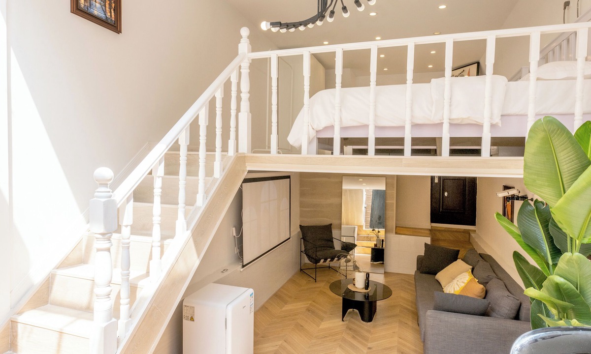 Huaihai Road Commercial Area Apartment | A bedroom with 2 beds, 3 kilometers from the Bund.Shanghai