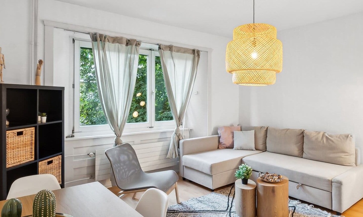 Seebach Apartment | Basic 3BR Flat with Balcony in Zurich