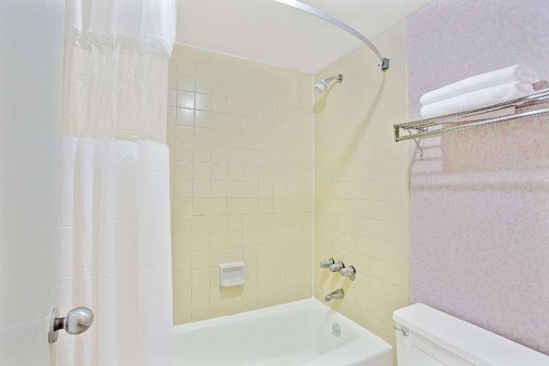Photo of Bathroom in Coliseum Central