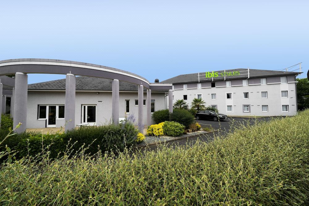 Photo of Buildings in Plerin