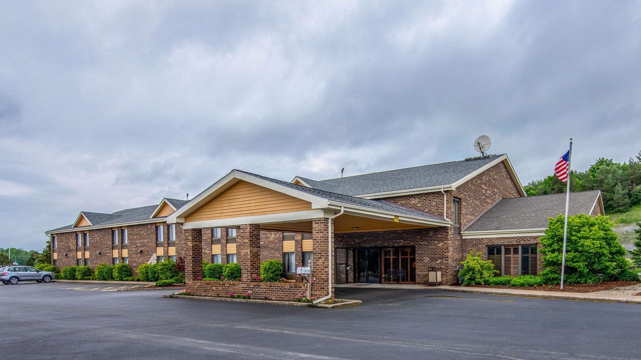 Photo of Buildings in Tully