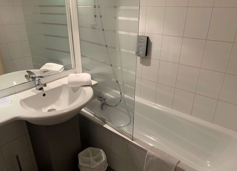 Photo of Bathroom in Montfavet