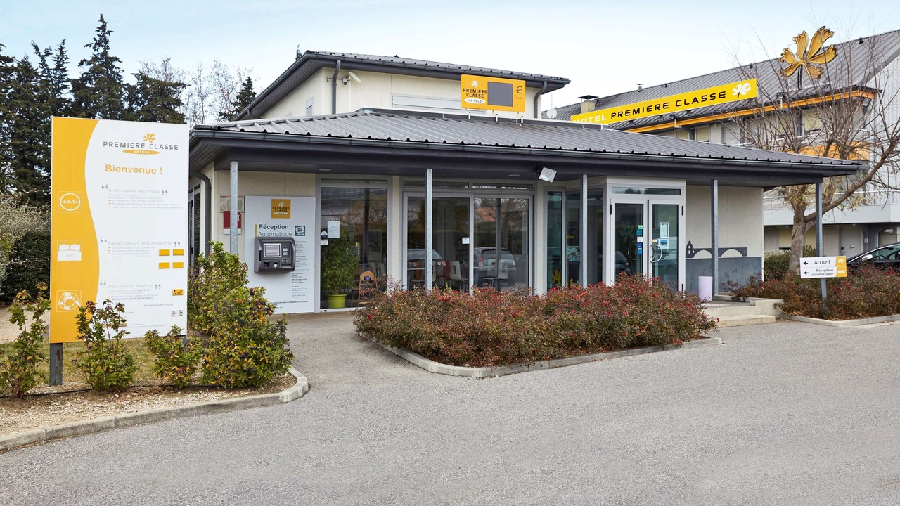 Photo of Buildings in Montfavet