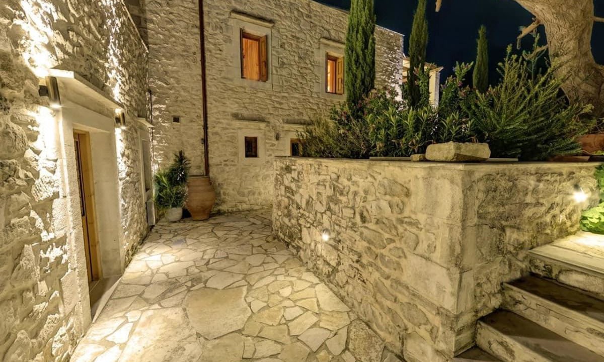 Photo of Buildings in Argyroupoli