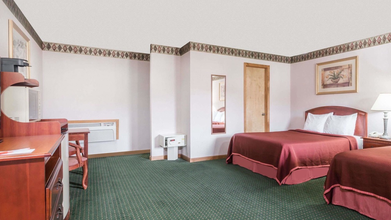 Photo of Bedroom in Lenox