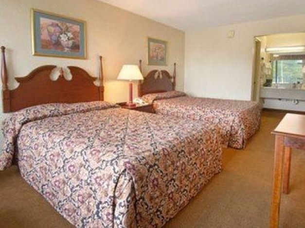 Photo of Bedroom in Coliseum Central